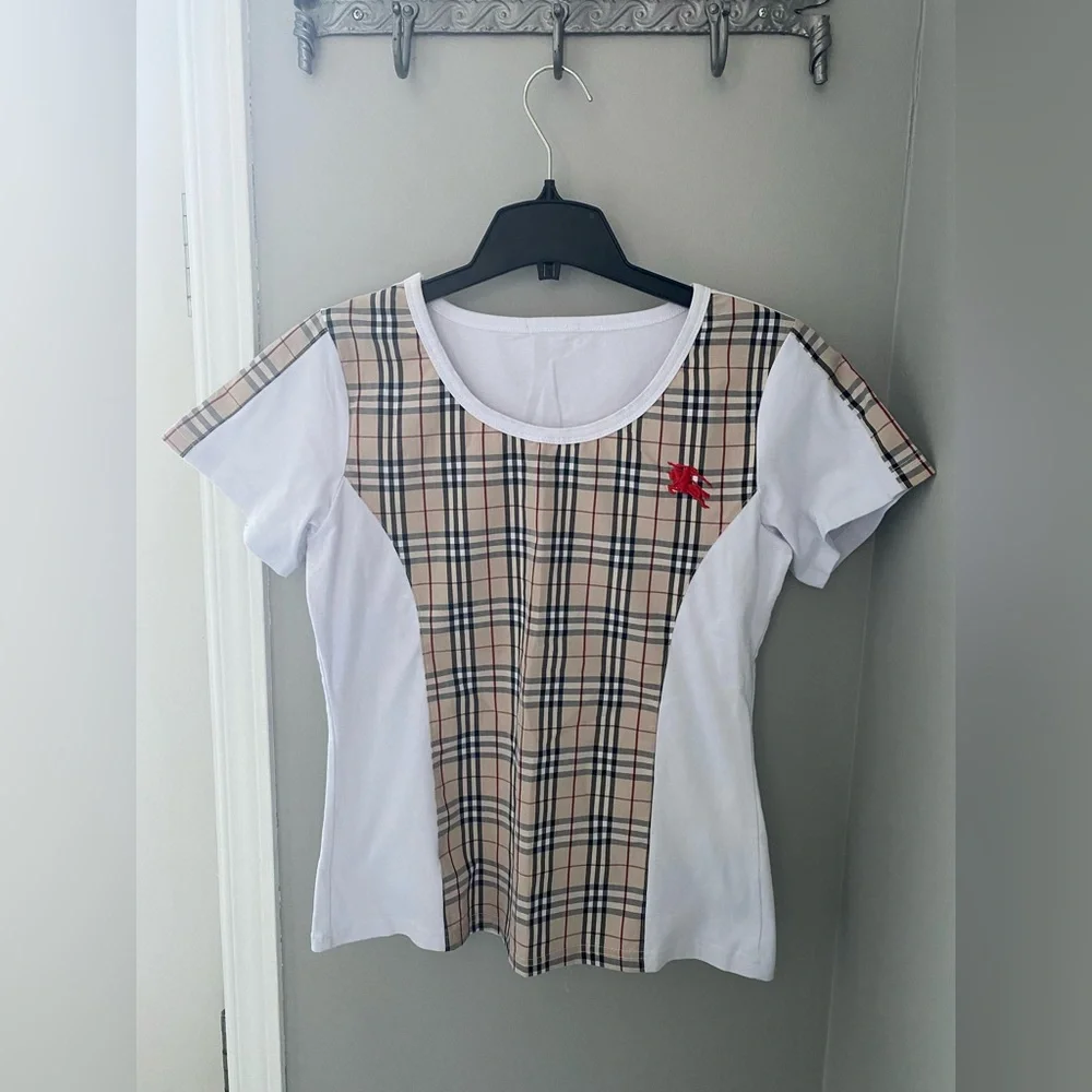 Beautiful white and beige plaid short sleeve shirt โค๏ธ๐คโค๏ธ - Picture 1 of 4